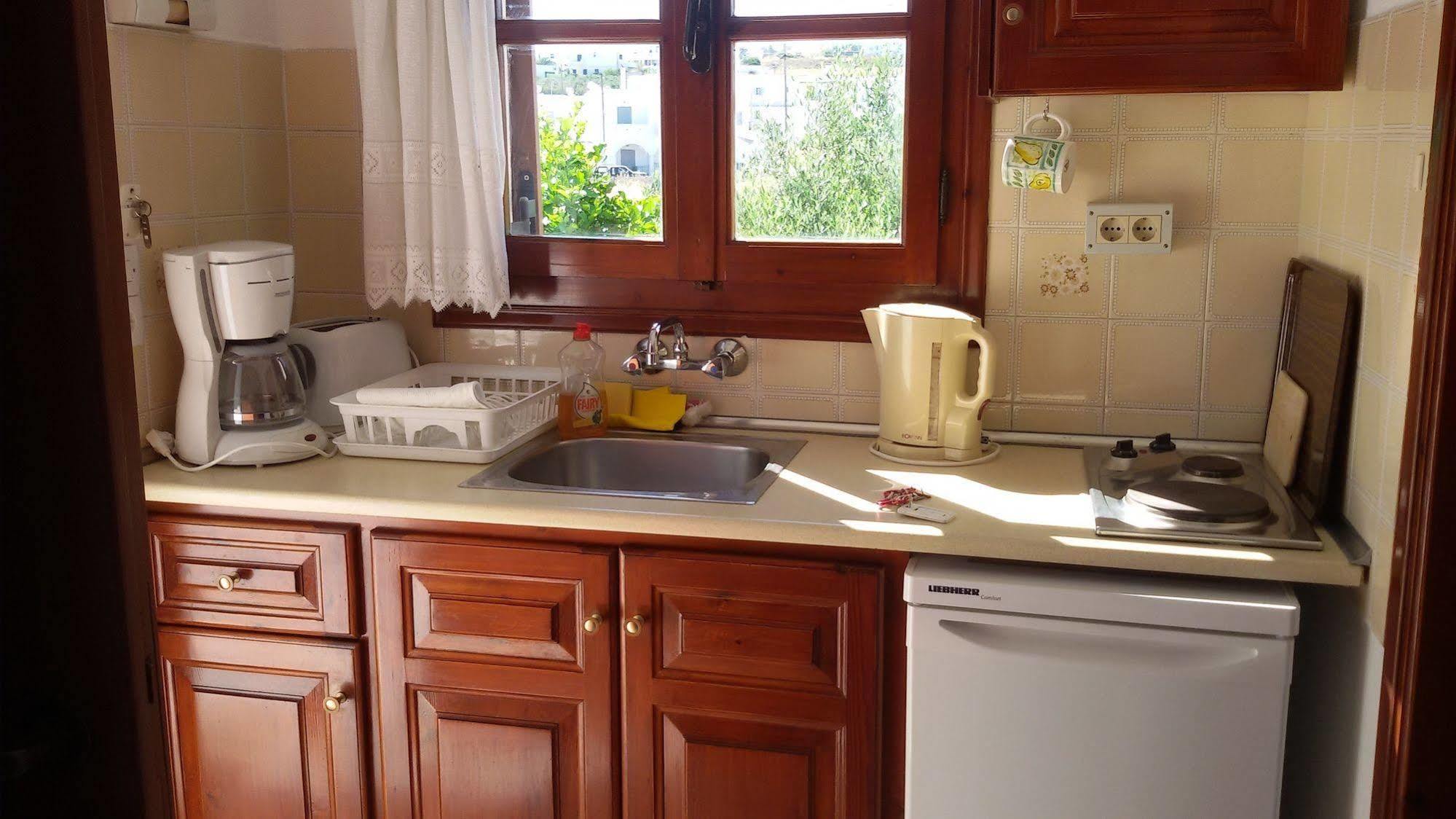 Sunset Studios And Apartments For Adults Over 21 Only Naousa  Ngoại thất bức ảnh